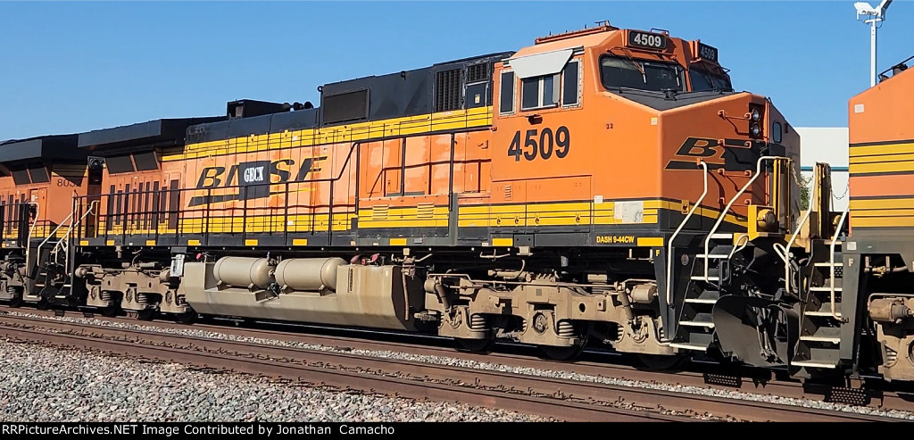 GECX 4509 back on BNSF rails on a BNSF train